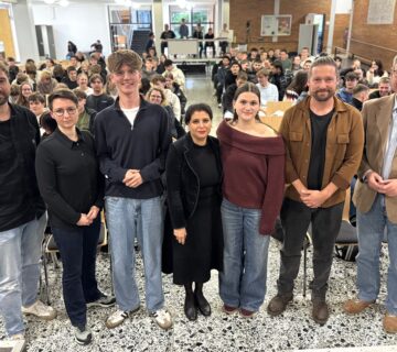 Von links: Sebastian Preis (JSG), Claudia Wilke (stellv. Bürgermeisterin Vechelde), Nick Pullner (JSG/Moderation), Dr. Nahed Samour, Nina Prieske (JSG/Moderation), Sascha Ignorek (JSG), Matthias Möhle (stellv. Landrat).